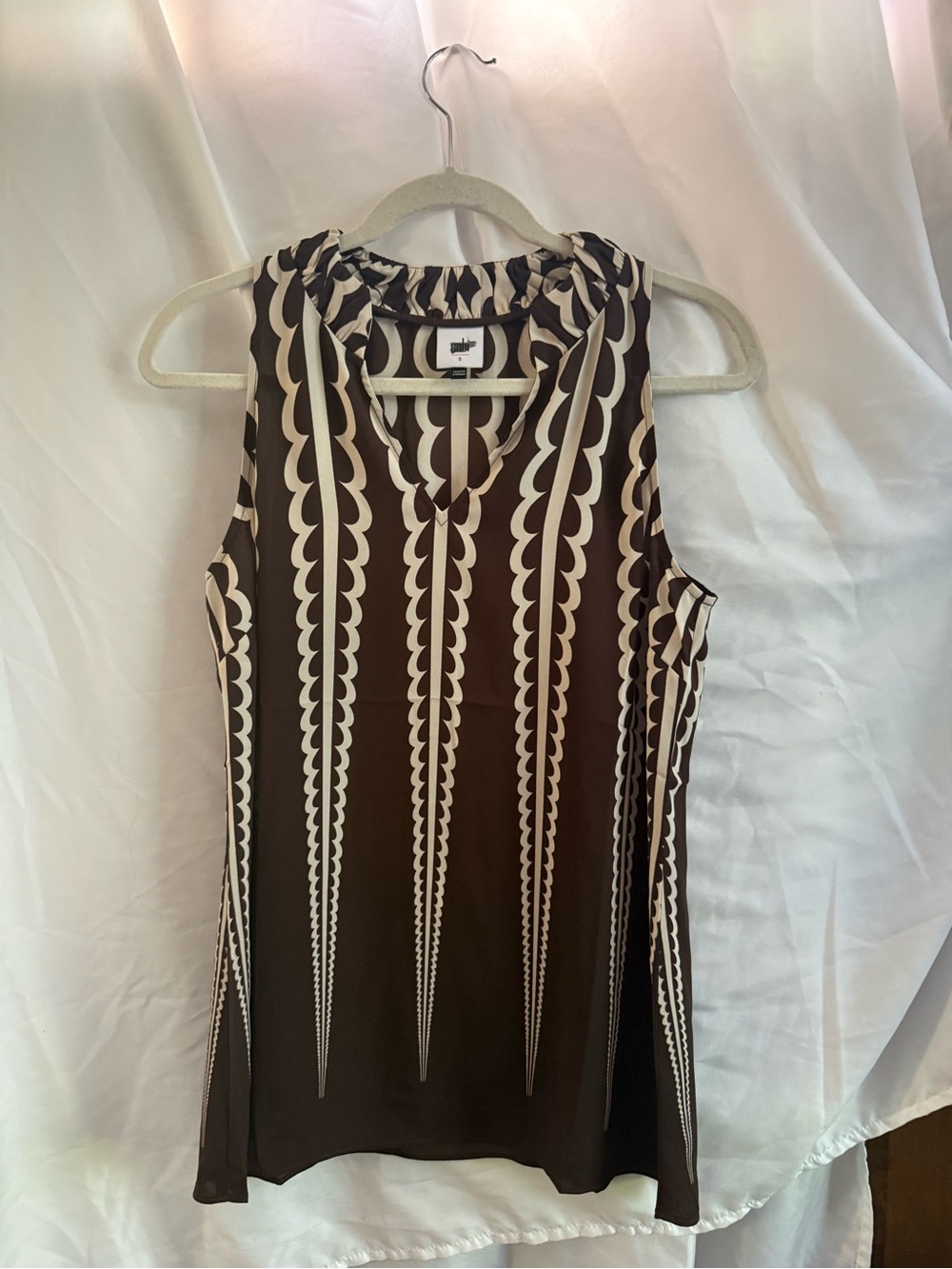 CAbi Brown & Cream Graphic Scallop V-Neck Top